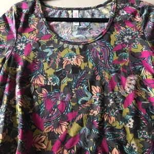LuLaRoe small perfect T